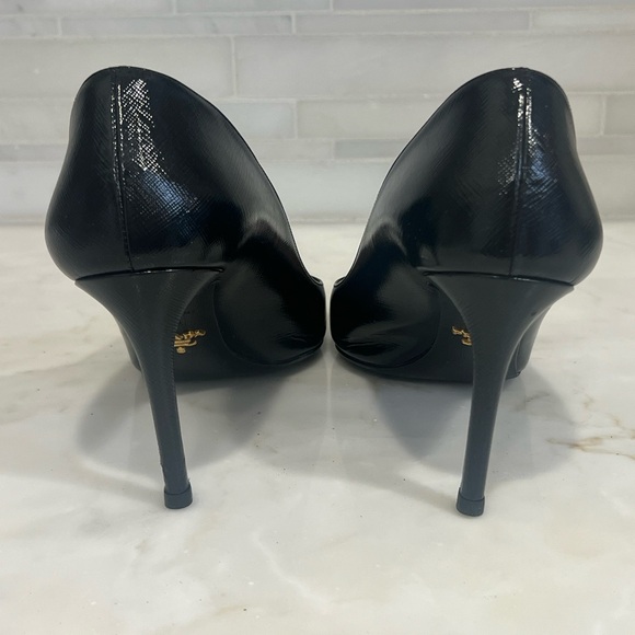 PRADA Saffiano textured patent leather pumps - Picture 4 of 7